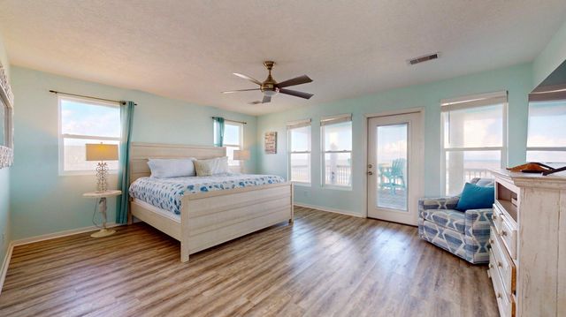 1822 Redfish Lane, Crystal Beach, TX 77650