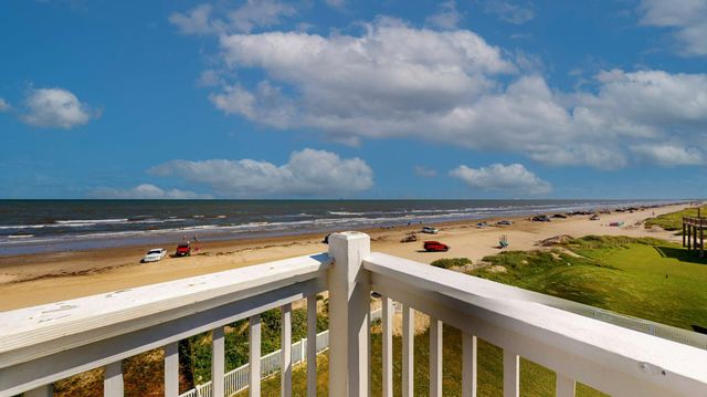 1822 Redfish Lane, Crystal Beach, TX 77650