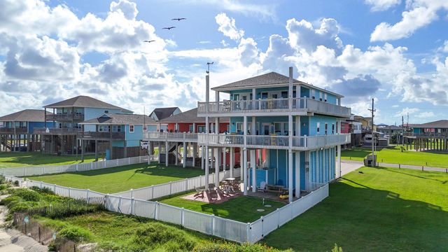 1822 Redfish Lane, Crystal Beach, TX 77650