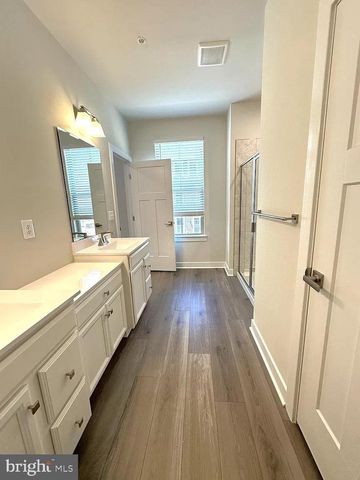 24161 PISSARRO DR, Sterling, VA 20166