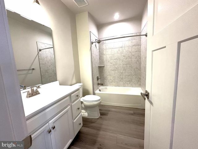24161 PISSARRO DR, Sterling, VA 20166