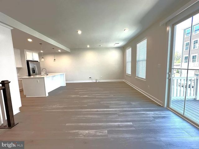 24161 PISSARRO DR, Sterling, VA 20166