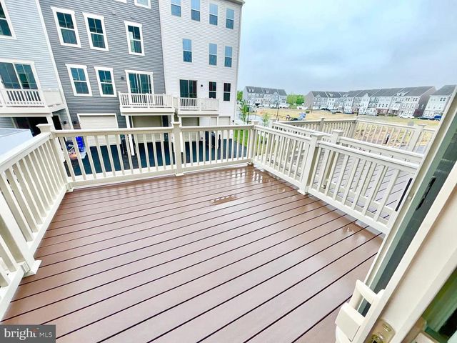 24161 PISSARRO DR, Sterling, VA 20166