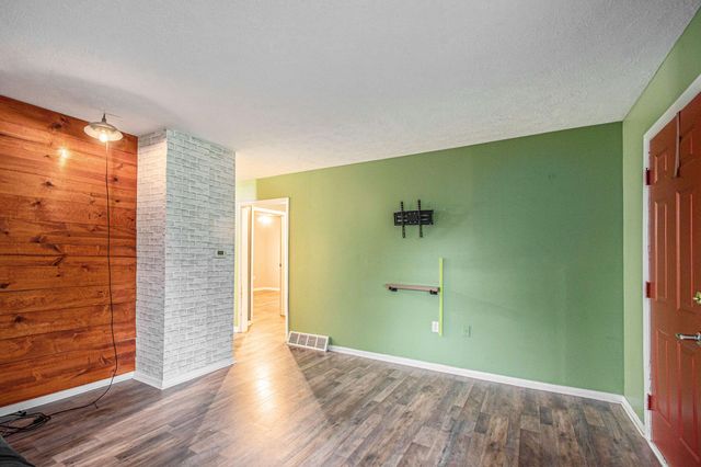 225 Holton Road, La Porte, IN 46350