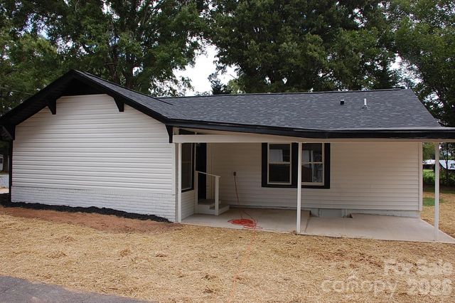 24674 Saint Martin Road, Albemarle, NC 28001