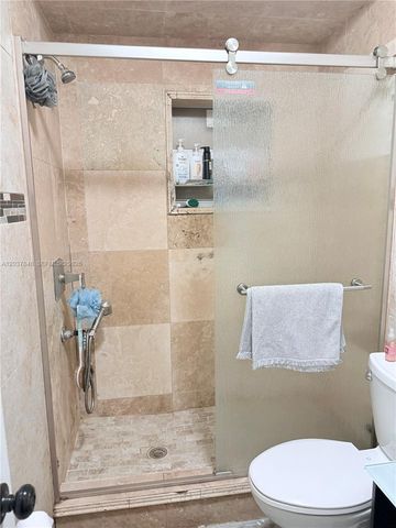 6424 Meade St, Hollywood, FL 33024