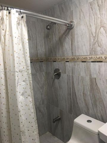 6424 Meade St, Hollywood, FL 33024