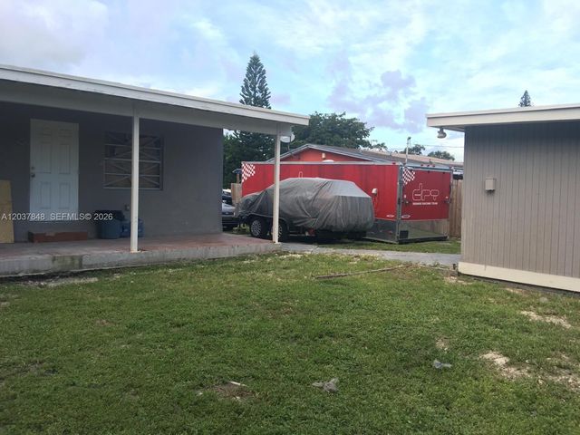 6424 Meade St, Hollywood, FL 33024