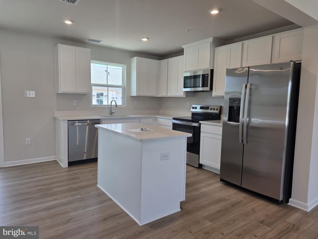 3704 SOPHIA LN, Brookhaven, PA 19015