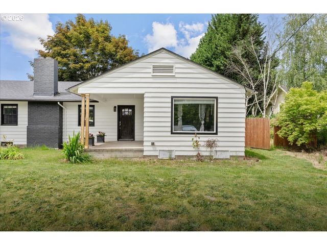 590 N PERSHING St, Mt Angel, OR 97362