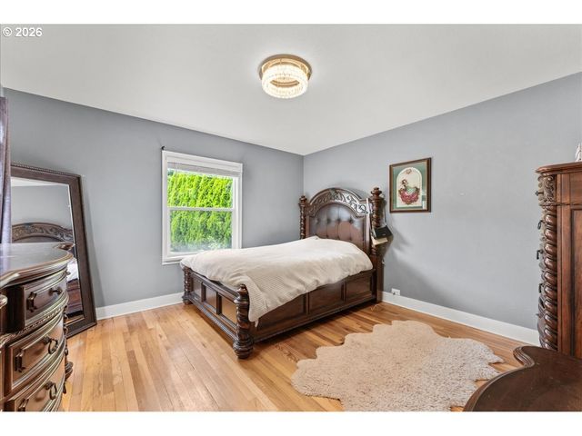 590 N PERSHING St, Mt Angel, OR 97362