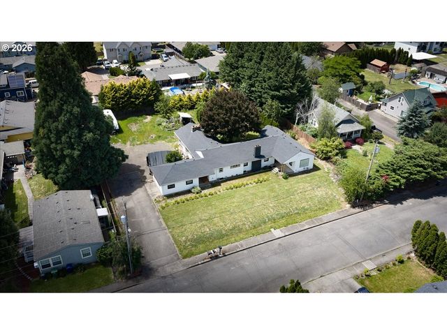 590 N PERSHING St, Mt Angel, OR 97362