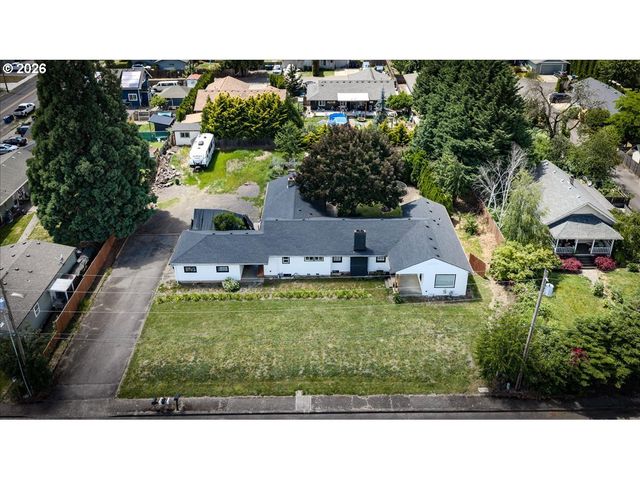 590 N PERSHING St, Mt Angel, OR 97362