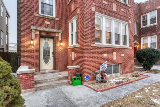 1941 N Harding Avenue 1, Chicago, IL 60647
