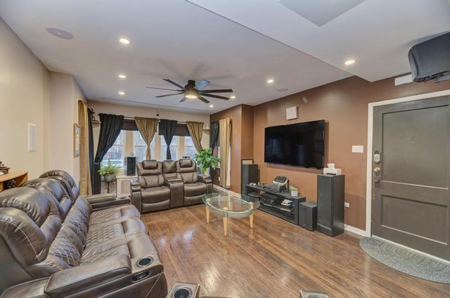1941 N Harding Avenue 1, Chicago, IL 60647