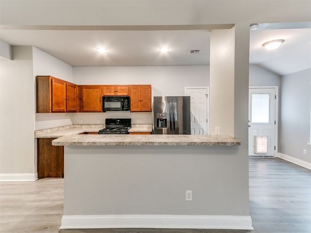 11104 NW 99th Street, Yukon, OK 73099