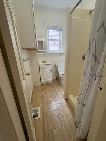 2534 Massachusetts Ave 1, Cambridge, MA 02140