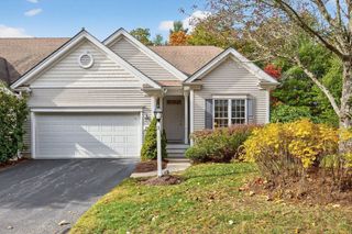 25 Fox Hollow, Plymouth, MA 02360