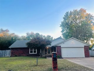 1413 W Huntsville Street, Broken Arrow, OK 74011