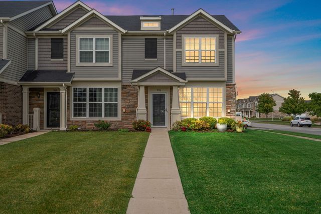 970 E 114th Place, Crown Point, IN 46307