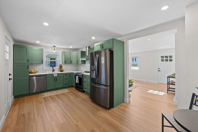11 Timrod Dr, Worcester, MA 01603