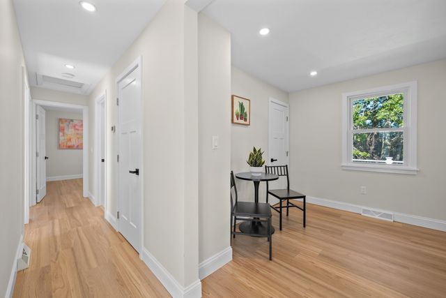 11 Timrod Dr, Worcester, MA 01603