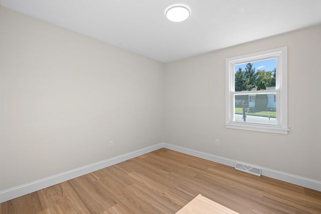 11 Timrod Dr, Worcester, MA 01603