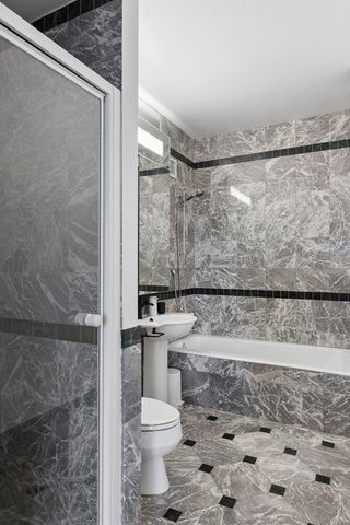 250 E 54th St Apt 21D, New York City, NY 10022