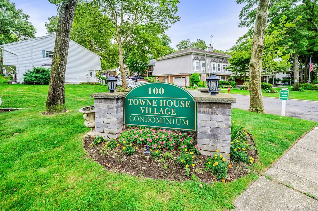 718 Towne House Village, Islandia, NY 11749 — photo 2