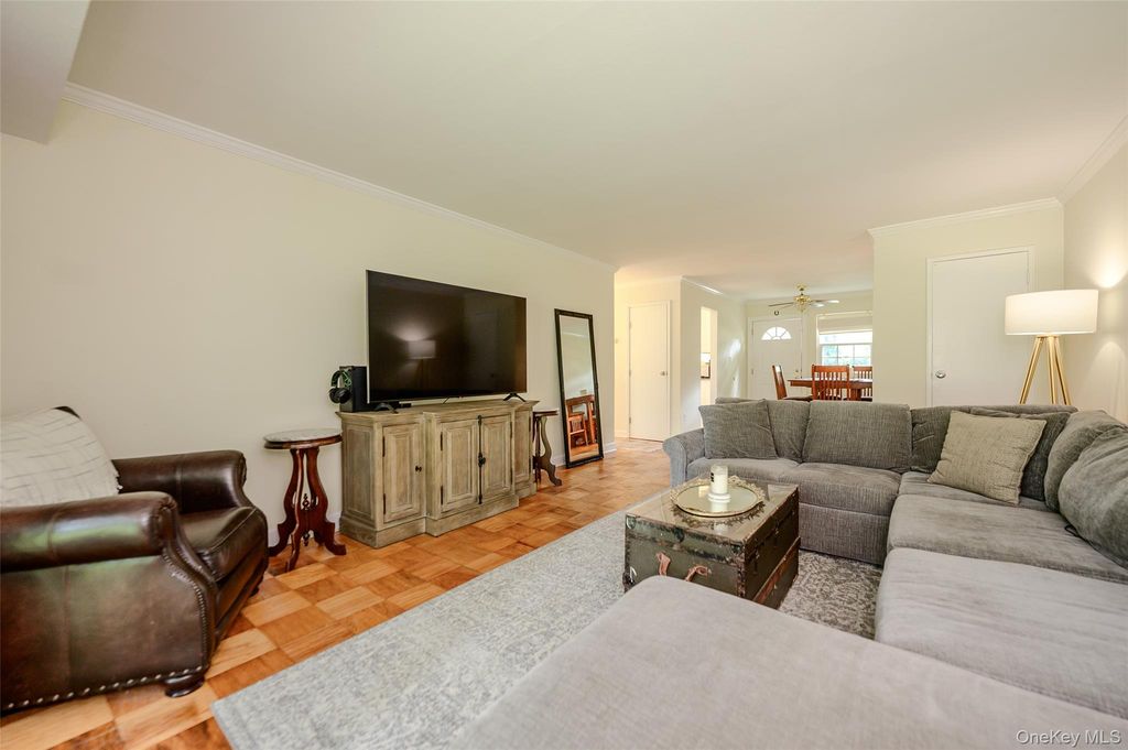 718 Towne House Village, Islandia, NY 11749 — photo 4