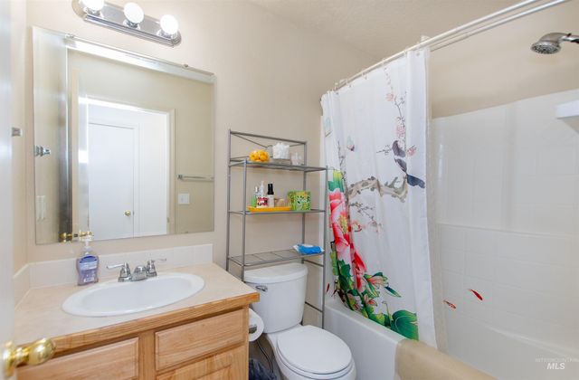 16711 Abram Ave, Caldwell, ID 83607