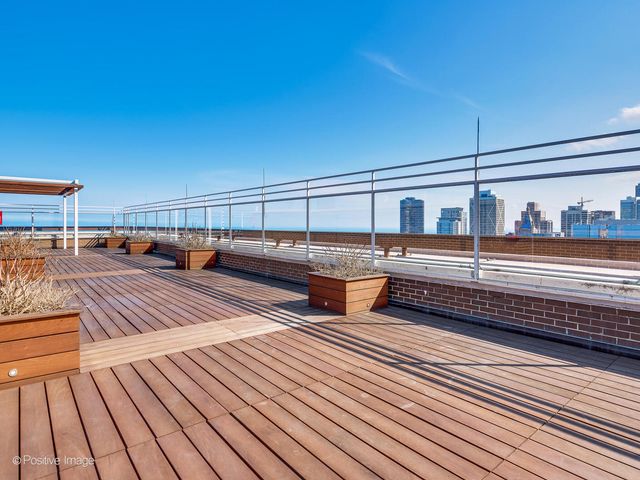 260 E Chestnut Street 2507, Chicago, IL 60611