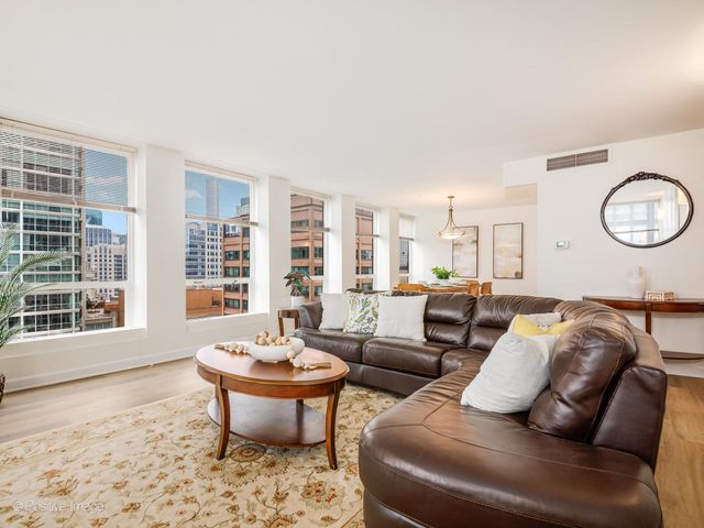 260 E Chestnut Street 2507, Chicago, IL 60611