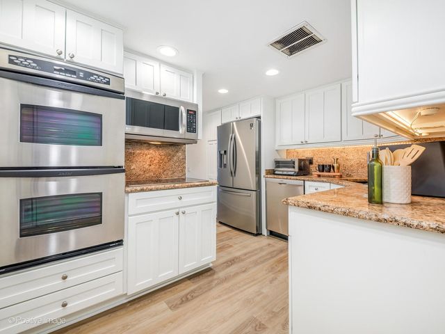 260 E Chestnut Street 2507, Chicago, IL 60611