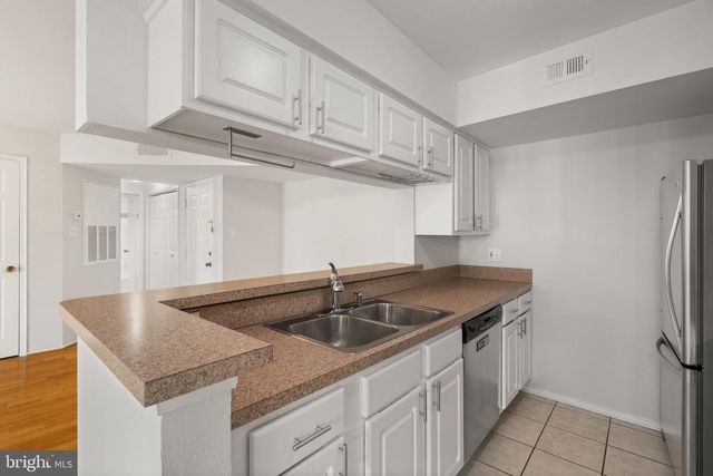 3309 WYNDHAM CIR #2186, Alexandria, VA 22302