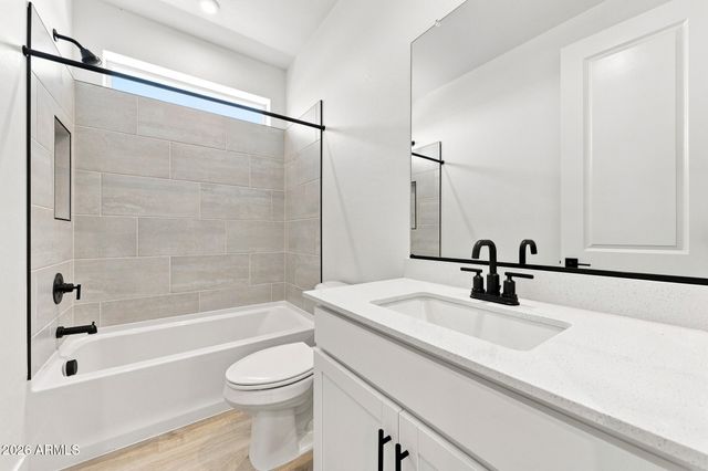 2122 W Desert View Drive, Phoenix, AZ 85041