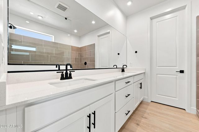 2122 W Desert View Drive, Phoenix, AZ 85041