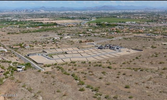 2122 W Desert View Drive, Phoenix, AZ 85041