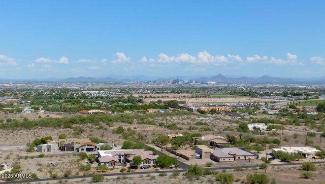 2122 W Desert View Drive, Phoenix, AZ 85041