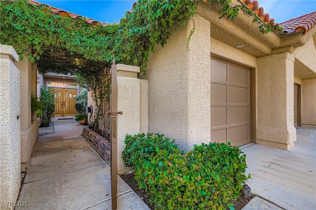 8229 Turtle Creek Circle, Las Vegas, NV 89113