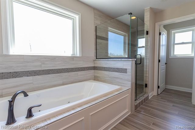 5544 Morgan Lake Drive, Clarkston, MI 48348