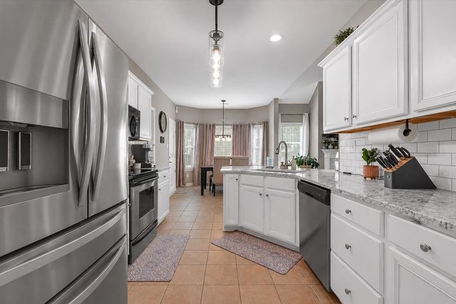 8477 SHADY ELM DR, Cordova, TN 38018