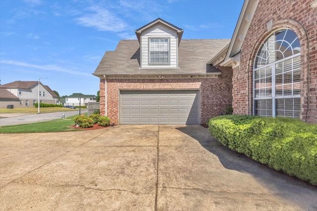8477 SHADY ELM DR, Cordova, TN 38018