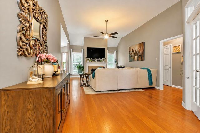 8477 SHADY ELM DR, Cordova, TN 38018