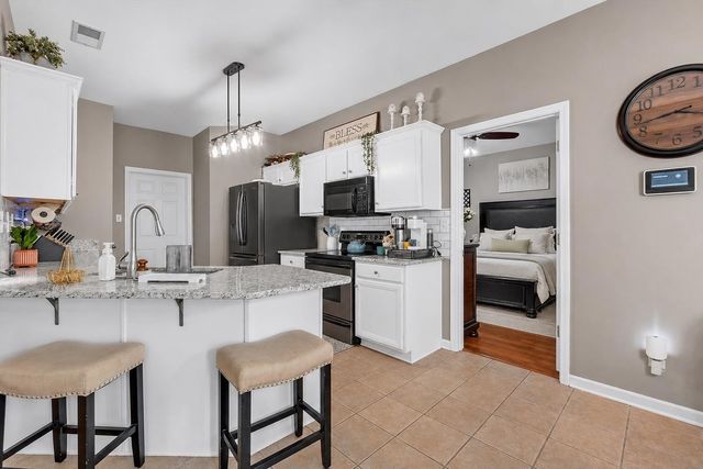 8477 SHADY ELM DR, Cordova, TN 38018