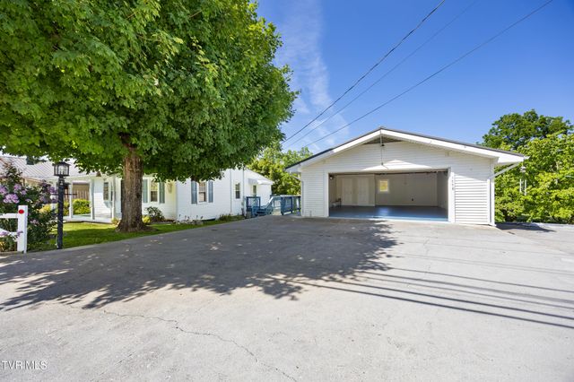 1778 Highway 93, Fall Branch, TN 37656