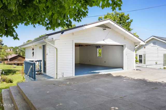 1778 Highway 93, Fall Branch, TN 37656