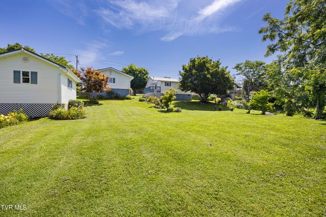1778 Highway 93, Fall Branch, TN 37656