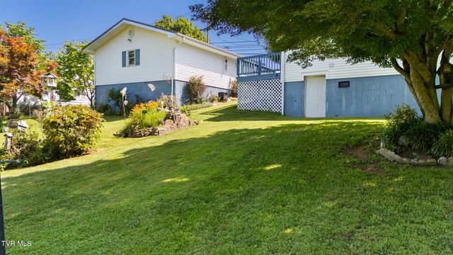 1778 Highway 93, Fall Branch, TN 37656