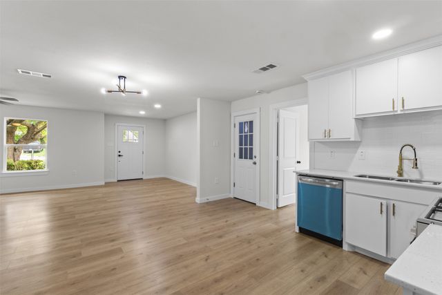 425 Browning Drive, Arlington, TX 76010